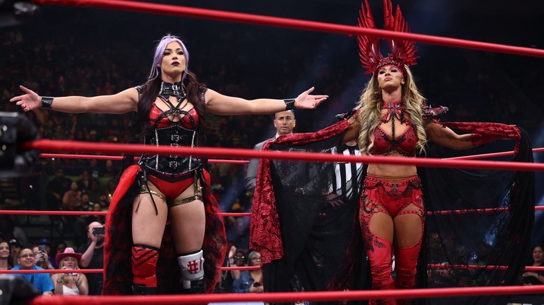 Divine Dominion pose in the ring