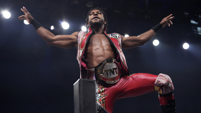 Knight posing on the turnbuckles