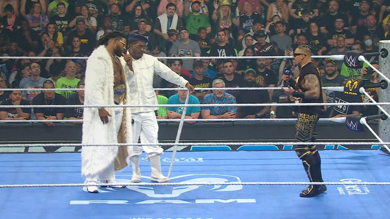 Williams, Yachty, and Hayes all in the ring