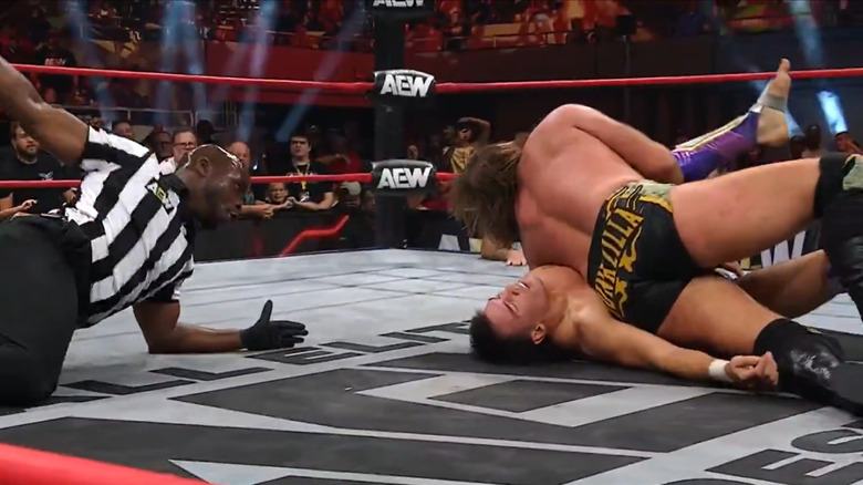 Mark Davis pins Mike Bailey