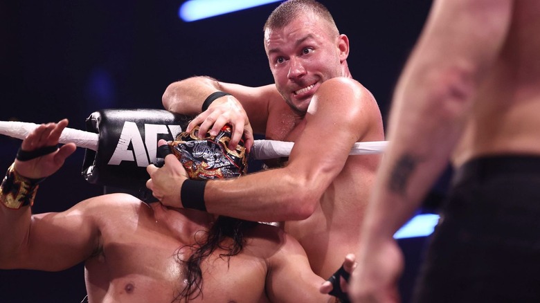 Daniel Garcia pulls Bandido's mask