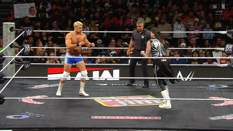 Hendry and Dominik in the ring about to lock up.