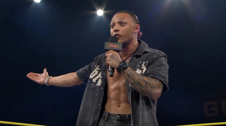 Navarro speaking inside the ring
