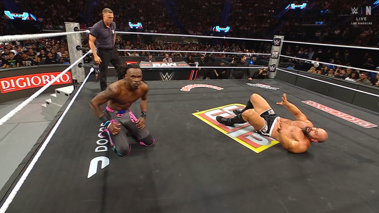 Evans and Rusev inside the ring